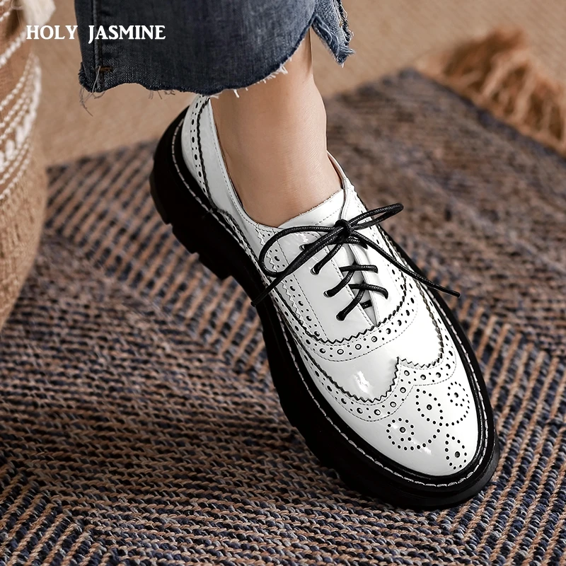 Oxfords Shoes for Women Real Cow Leather Lace Up Round Toe Black White Vintage Brogue Shoes Female 2021 Spring Platform Shoes