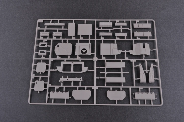 عازف البوق 05554 1/35 الروسية 9K35 Strela-10 SA-13 نظام صواريخ غوفر لعبة عسكرية هدية الحرفية التجمع نموذج بناء عدة