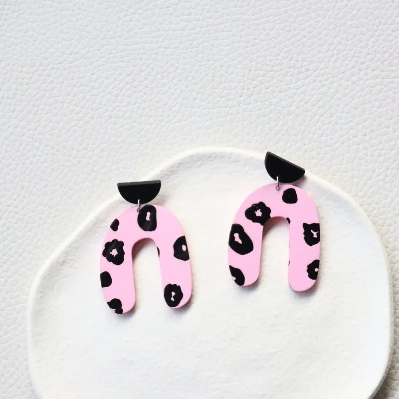 

YAOLOGE Cute Pink U-shaped Pendant Acrylic Drop Earring Sweet Flower Pattern Party Ear Decoration Hot Selling Jewelry Customized