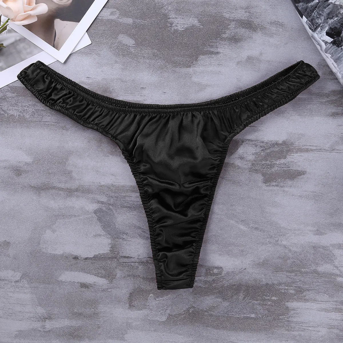 Tanga de satén suave y brillante para hombre, ropa interior Gay, lencería Sexy de tiro bajo con volantes, Bikini, ropa de dormir