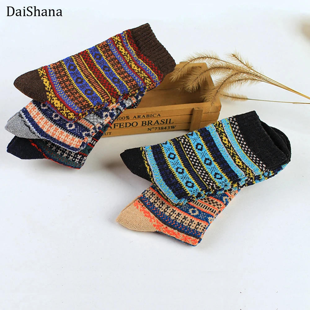 DaiShana 1 pair New Winter Casual Men Socks Thick Warm Rabbit Wool Socks Retro Style Christmas Socks Colorful Socks Gift ZB138