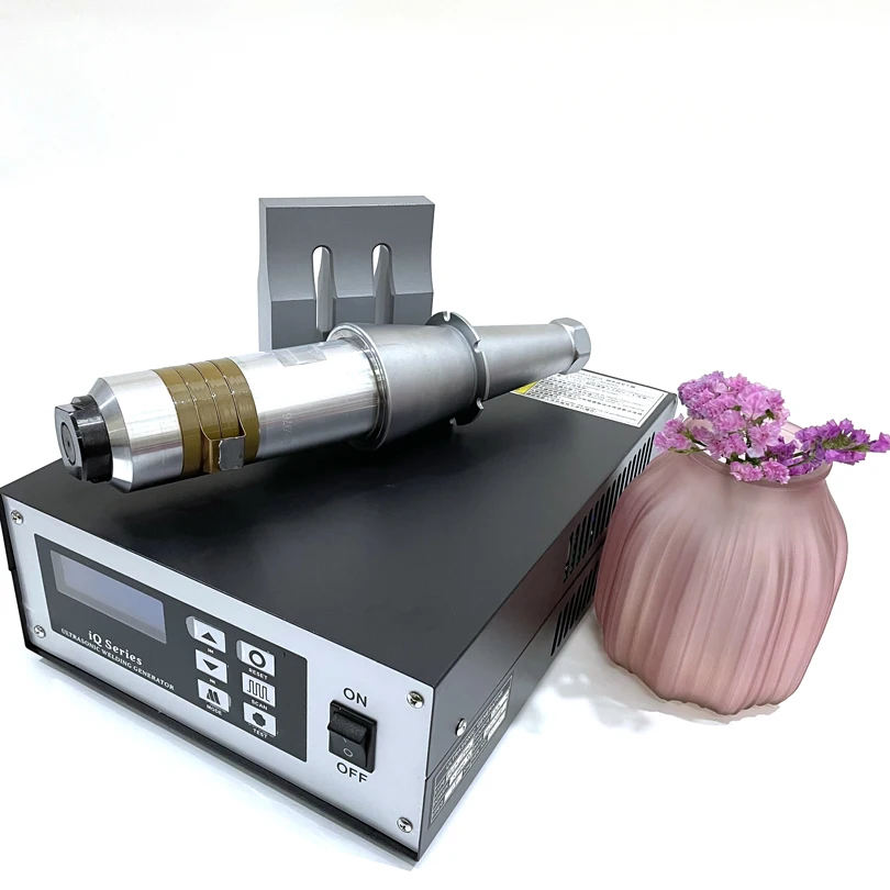 

15Khz 2600W Ultrasonic Welding Generator and Transducer for Non Woven Fabric Machine