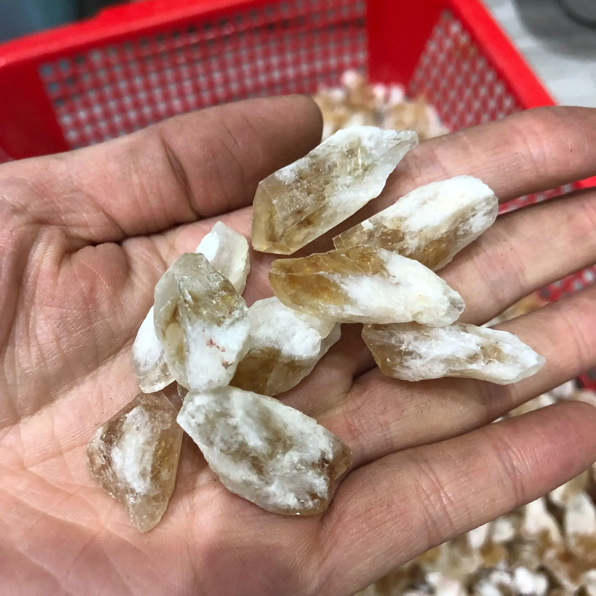 200g Natural Topaz Point Raw Crystal Rock Mineral Specimen Energy Healing Stone Ornament Home Decor DIY Gift Aquarium Stone