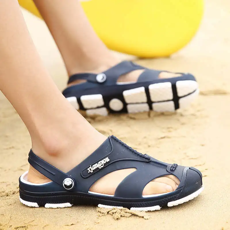 Fashion Man Slippers Casual Summer Men\'s Shoes Plus Size Male Beach Sandals Quick-drying Men Slippers Light Soft Clogs Shoes B6