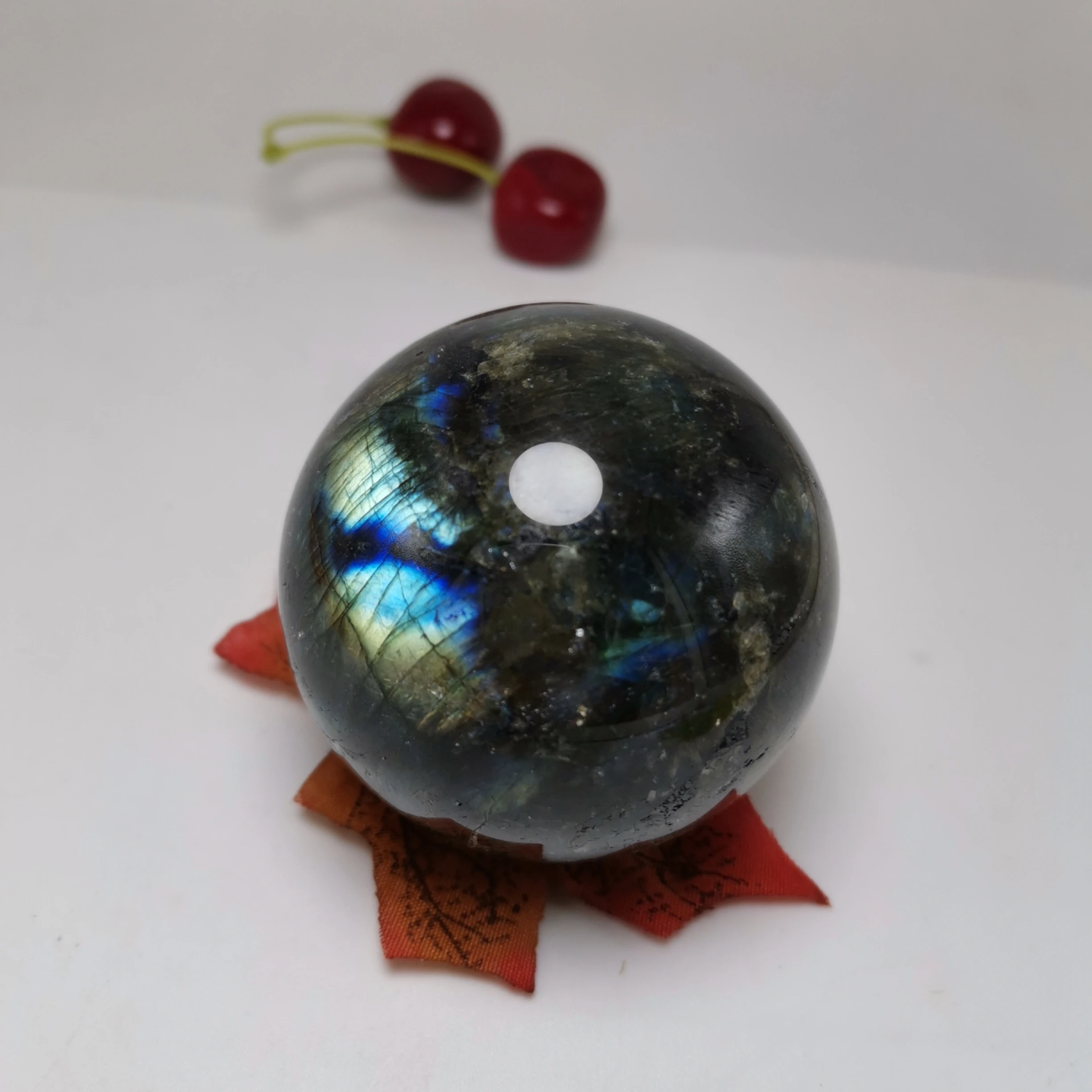 

Big Size 5.5-6cm Natural Labradorite Crystal Polished Sphere Ball Healing Crystal Gemstone Flash Glossy Reki Stone Decoration