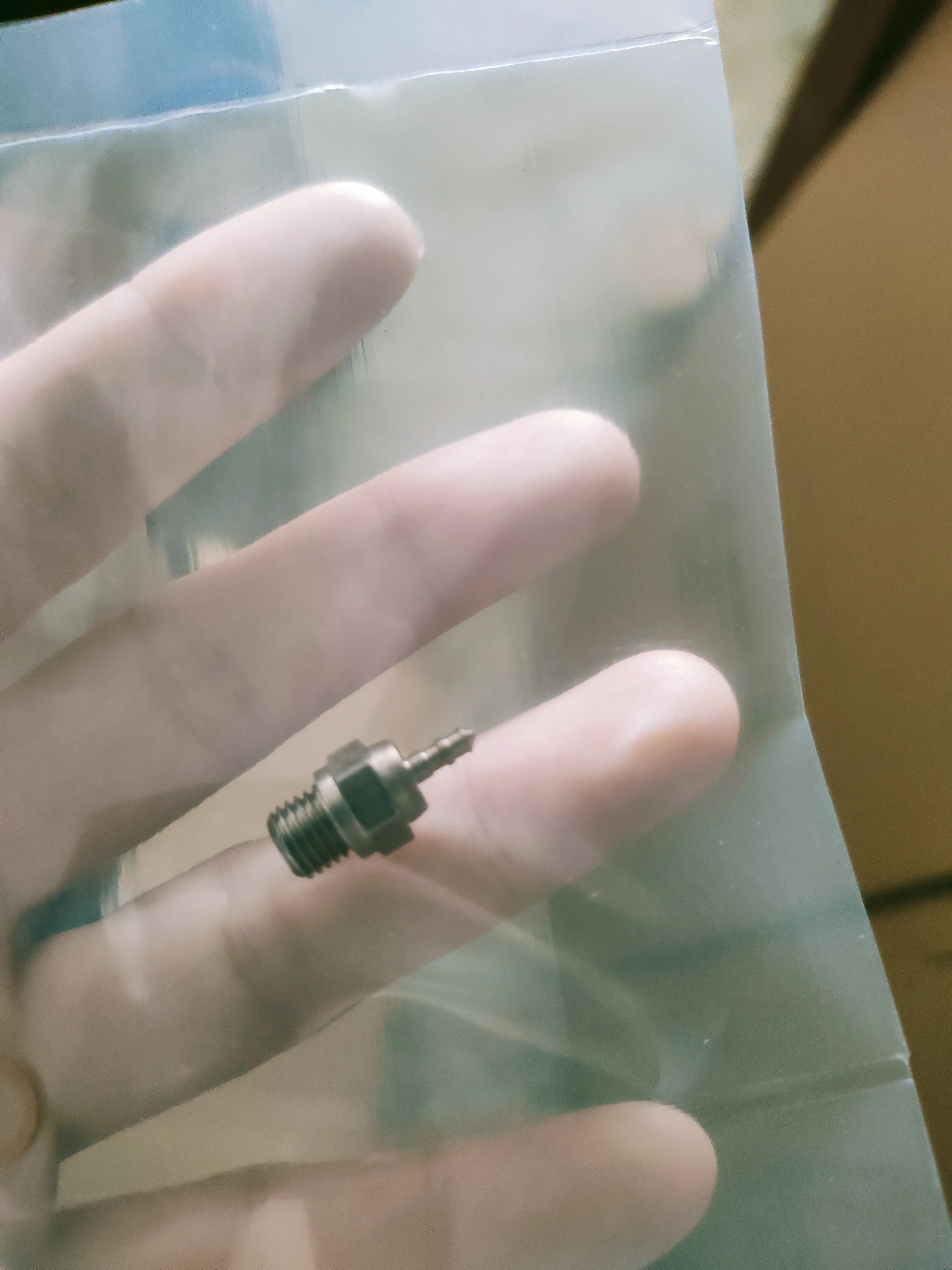 GP01 -GLOW PLUG B4 HOT