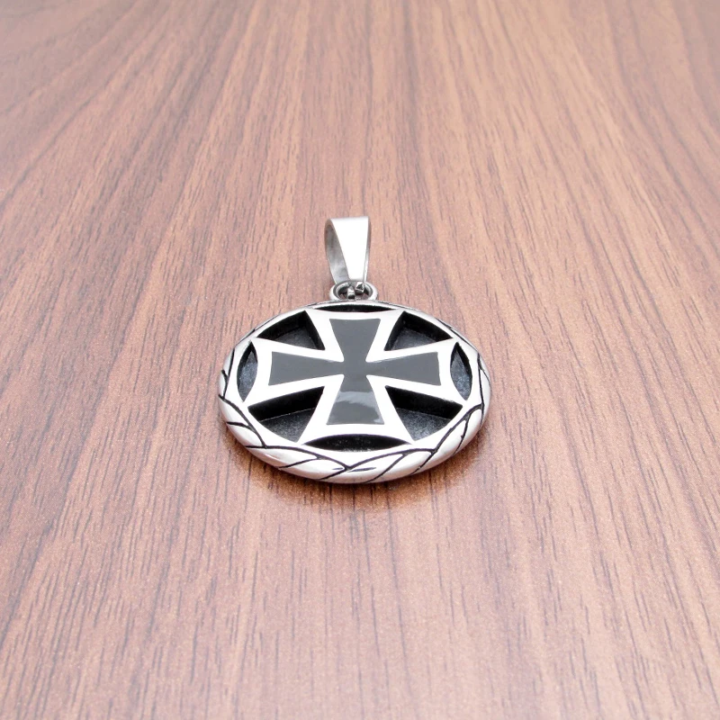 Free Shipping Gothic 316L Stainless Steel Silver Color Black Epoxy German Iron Cross Necklace Pattern Round Pendant Jewelry