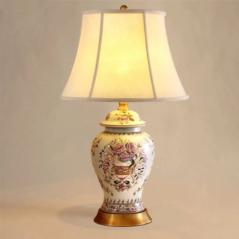 Jingdezhen Neoclassical Chinese traditional pastel Vase Antique Table Lamp