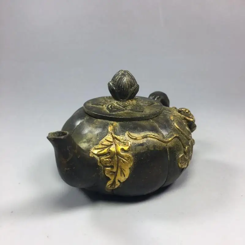 

Chinese Old bronze Gilding Collection Pure Copper wine pot TeaPot