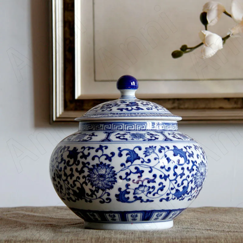 

European Ceramic Storage Jar with Lid Painted Blue and White Porcelain Coffee Table Desktop Tea Caddy Modern Home Decoration