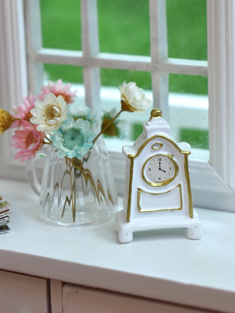 

1:12 Dollhouse Miniature Accessories Retro White Table Clock Classic Toys Model OC001B