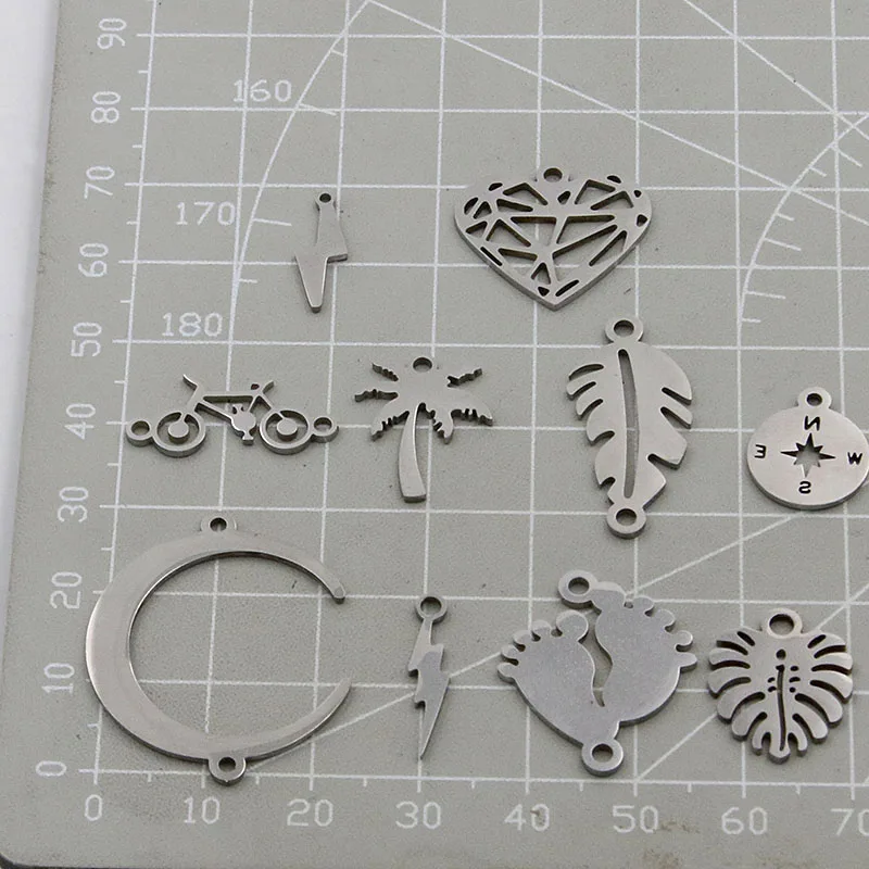 5Pcs 2 Color Mix Leaf Heart Feet Charm Stainless Steel Moon Bicycle Connector Open Bezel Pressed Frame Mold DIY Jewelry Making