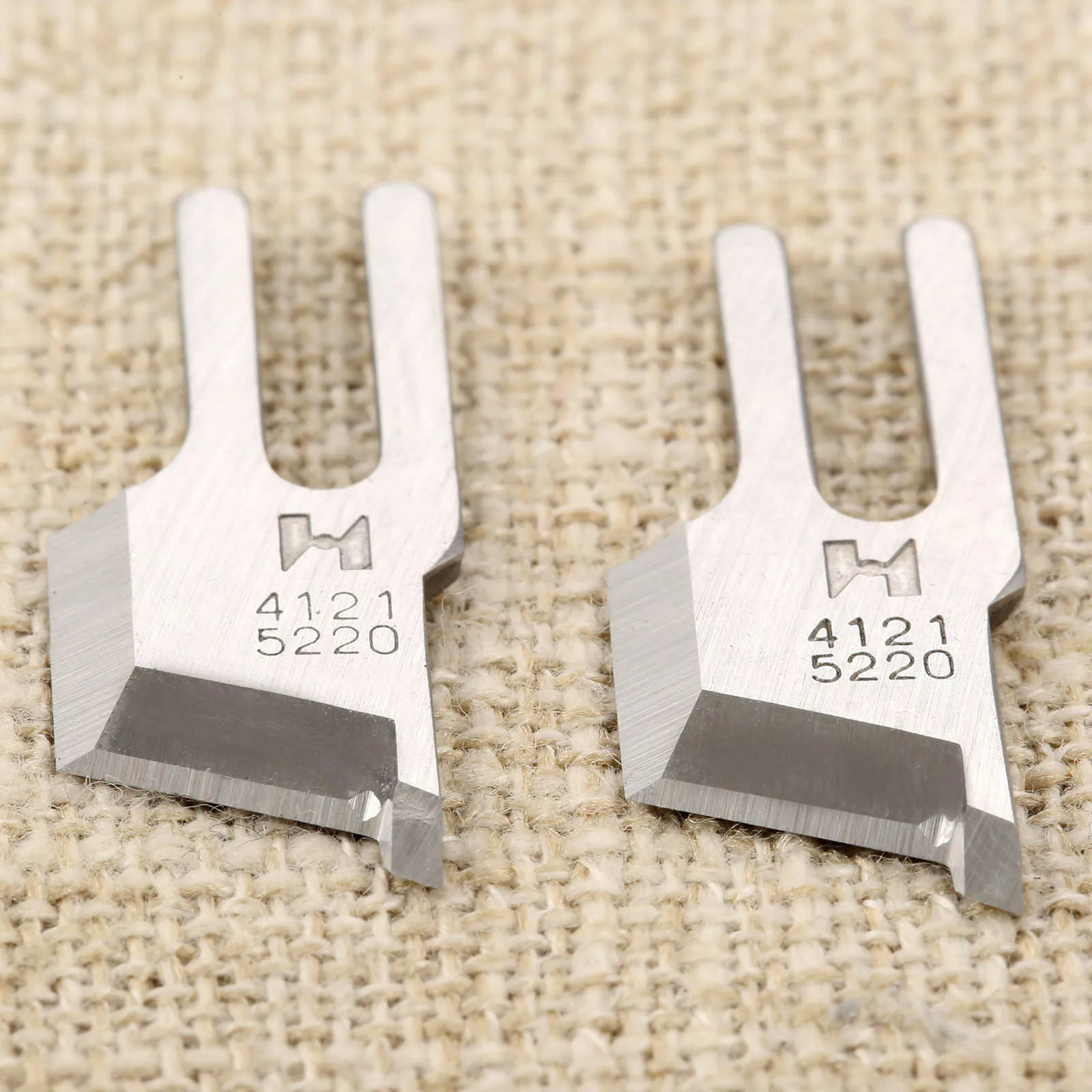 2Pcs B4121-522-000 Sewing Machine Knife Blade for JUKI DLM-52 552 5200 5200N 5210N 5400N-7 DMN-5420-6 5420N-7 Lockstitch Machine