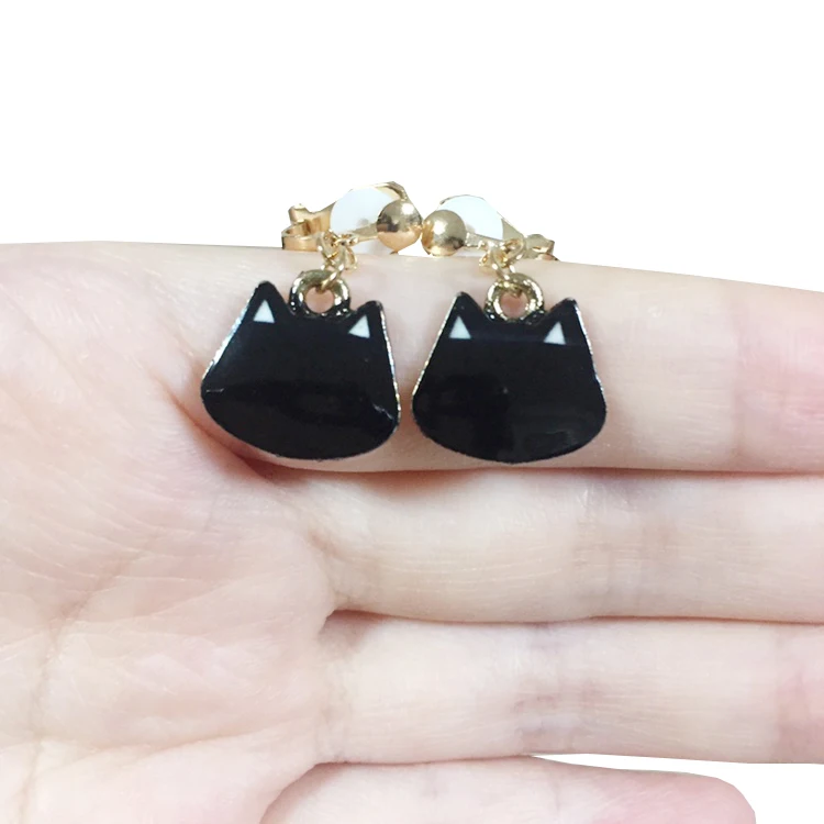 الفتيات اليدوية سبيكة القط الأسود الحيوان وأقراط للنساء لطيف الكرتون الملونة مجوهرات جميلة ملونة خنزير القط غرزة