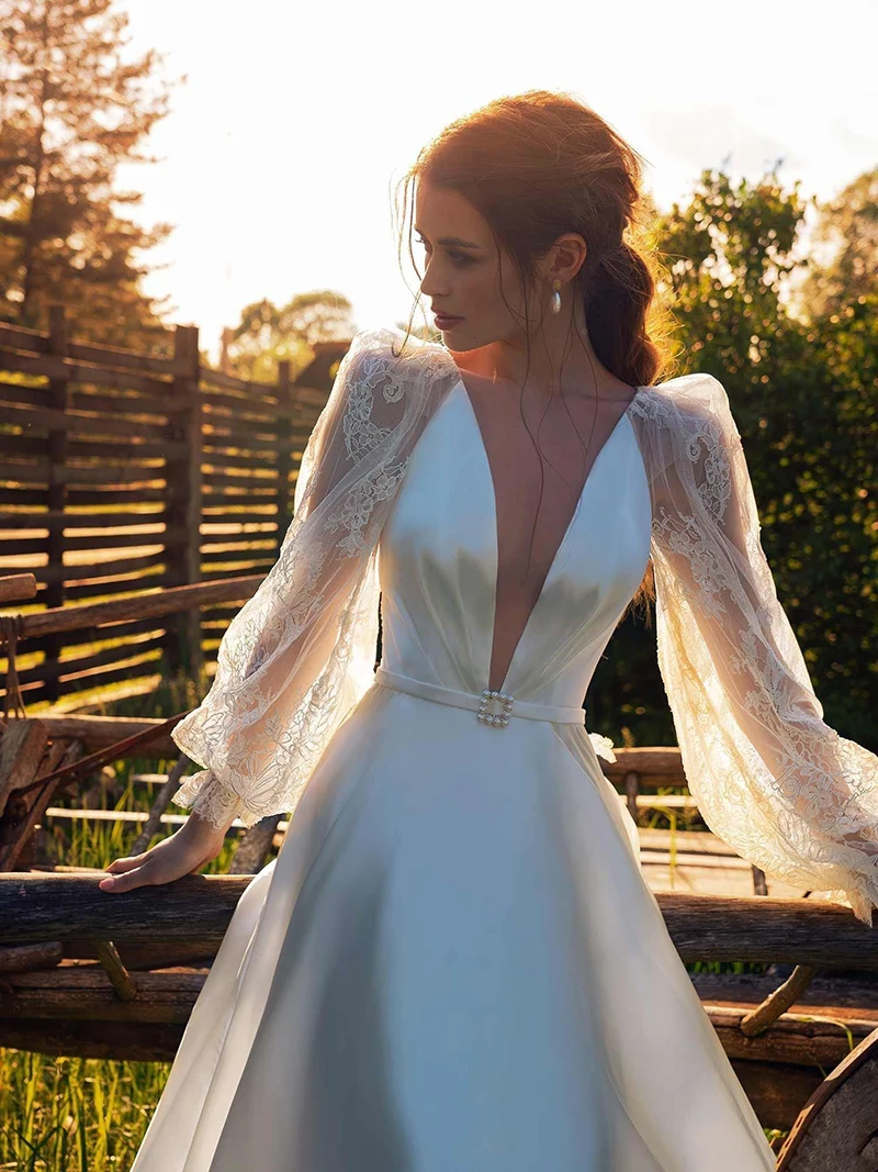 Boho Wedding Dress Lace Illusion Long Sleeves A Line Country Bridal Dresses V Neck Backless Satin Bridal Gowns Customized