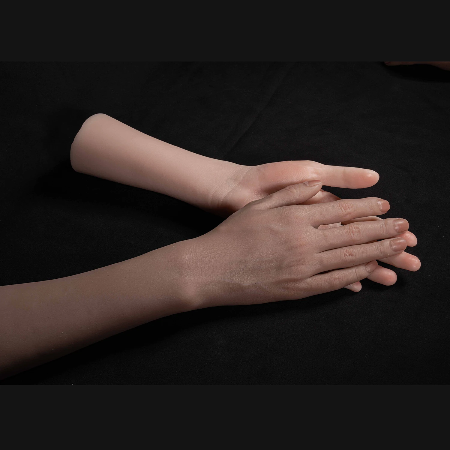 Liquid Silicone Male Hand Model Fake Nail Art Lifelike Hand Mold for Jewelry Watch Display Fingers Bendable Film Props TGDW04