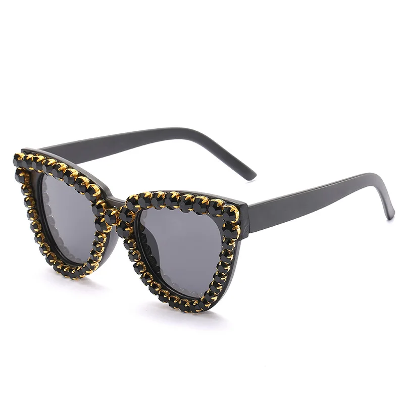 2024 New Vintage Fashion Luxury Cat Eye Diamond Sunglasses Women Crystal Rhinestone Frame Brand Designer Sun Glasses For Female