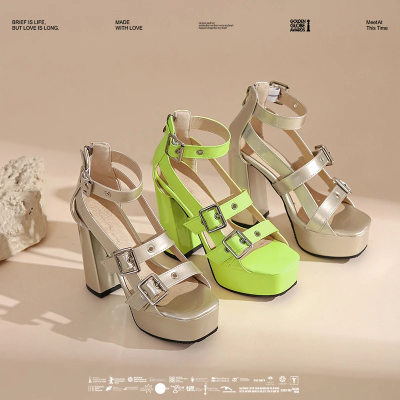 المتضخم ثلاثة صف مشبك معدني الشمبانيا الذهب براءات الاختراع والجلود اللمحة تو أحذية فائقة عالية كعب سميك منصة الصنادل النسائية