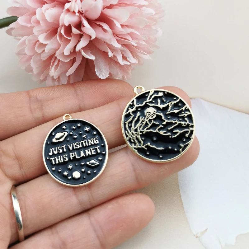 10 Stks/partij 24Mm Black Night Scene Bergen Emaille Bedels Voor Diy Earring Sieraden Handgemaakte Hoofddeksels Accessoires Vinden