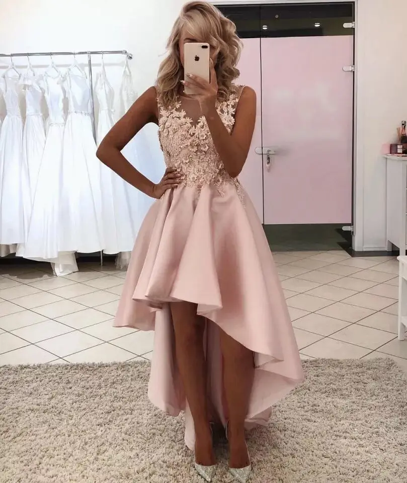 Vestidos para fiesta de graduación en rojo, quinceañera, línea A, cuello en V, manga corta, fruncidos, fajas de péplum satinadas, Art Deco-inspire, cuello hasta el suelo, 2022