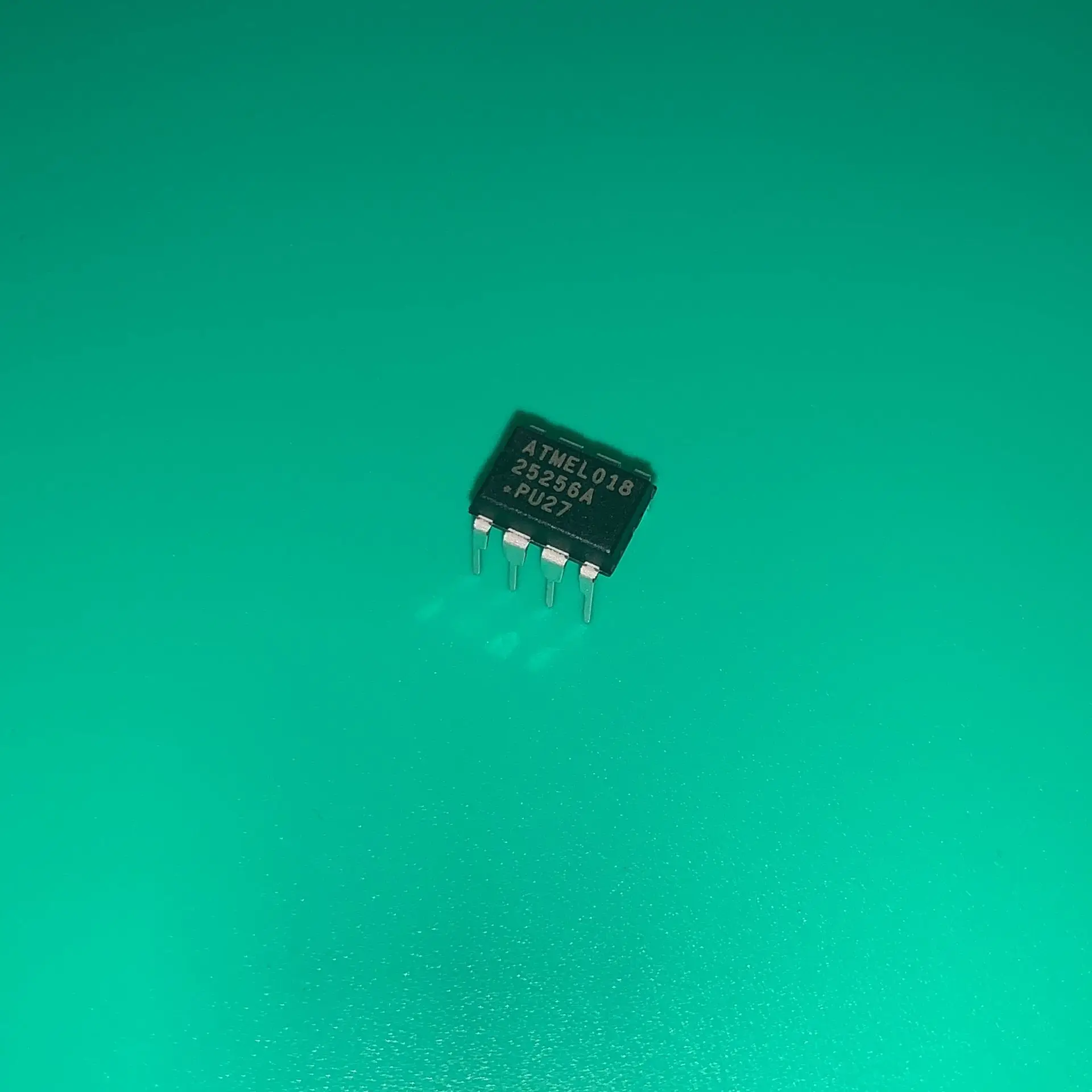 At25256A-10Pu-2.7 D…