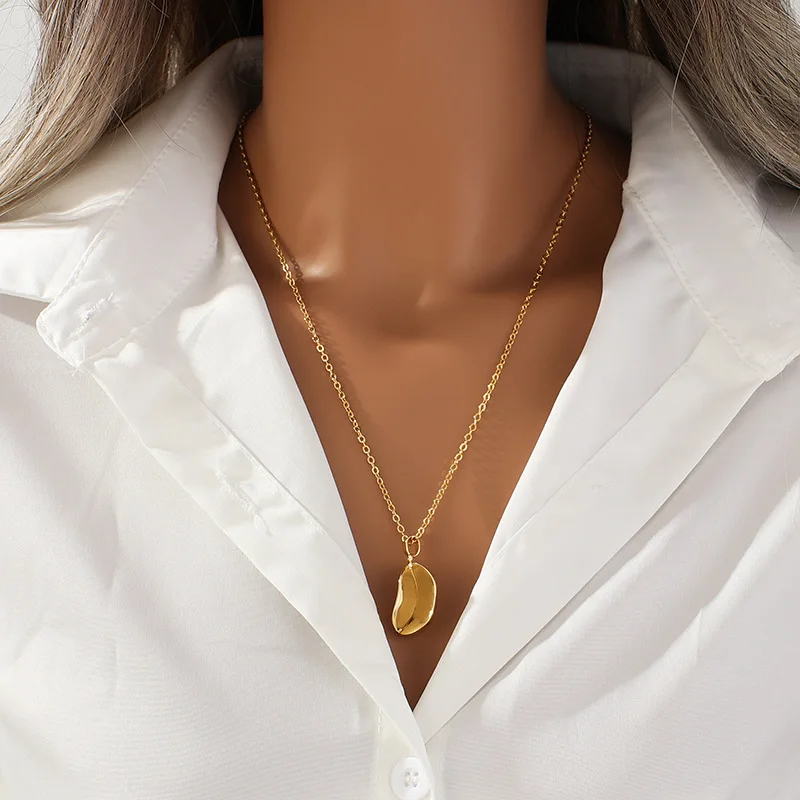 Fashion Asymmetric Gold Plated Necklace For Women Vintage Irregular Coin Pendant Necklaces 2021 Trend Jewelry Girls