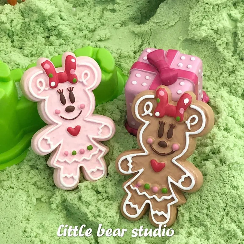 

24PCS Minnie Mickey Mouse Gingerbread Man resin biscuit DIY cream mobile phone case accessories material