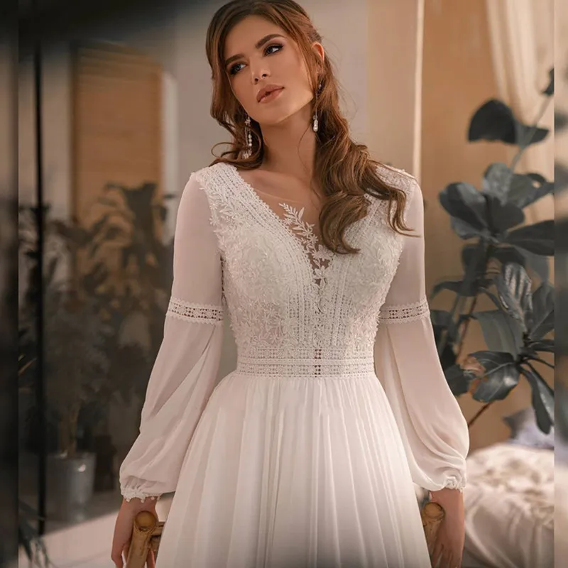 Boho Sheer V-Neck vestido de casamento Chiffon, manga longa lanterna, apliques de renda, pregas simples vestido de noiva, sem encosto vestido do assoalho-comprimento