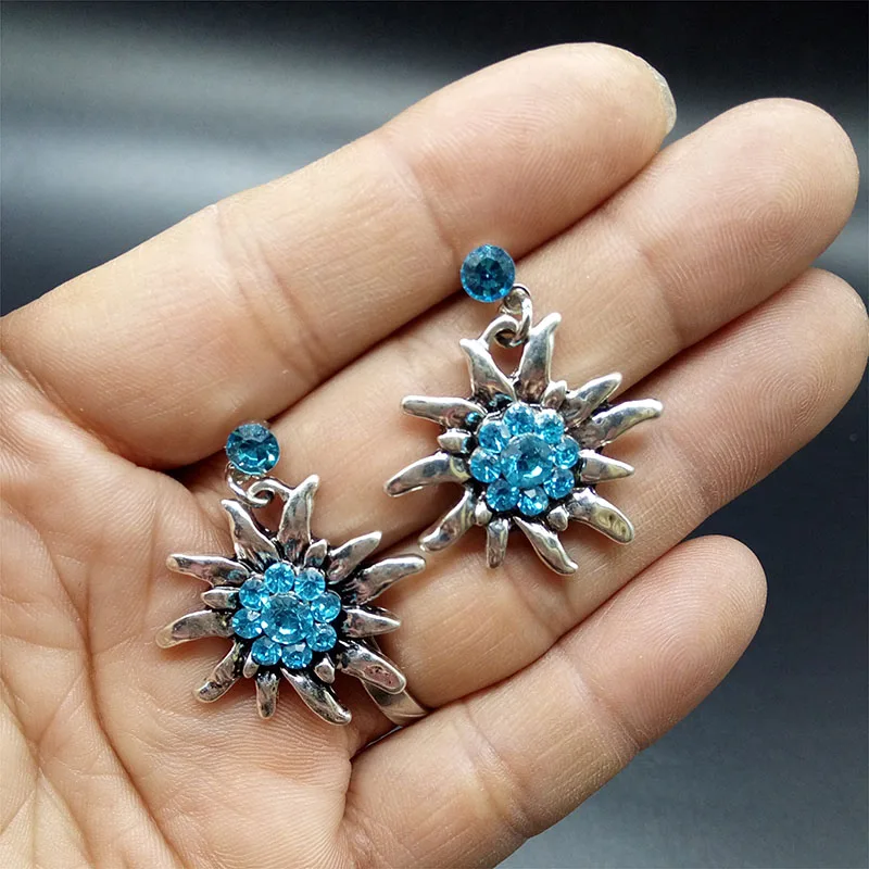New Zinc Alloy Edelweiss Earrings Shiny Rhinestone Heart Antique Silver Color Drop Earrings for Woman Party Jewelry