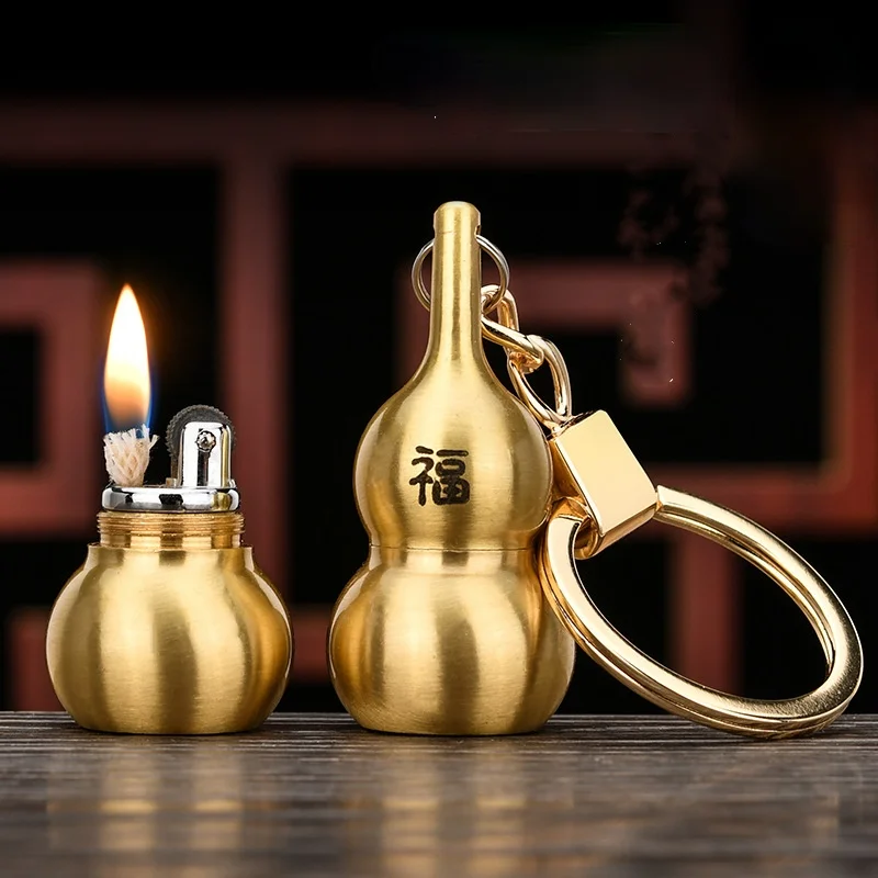 Creative Copper Kerosene Lighter Gourd Shape Pendant Flint for Ignition Lighter Mini Keychain Cigarette Smoking Accessories Gift