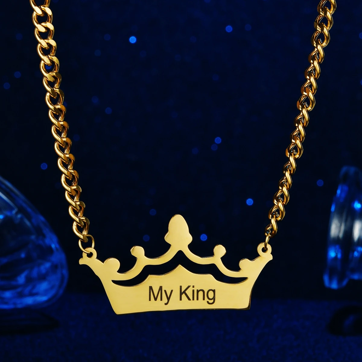 Customized Fashion Stainless Steel Crown Necklace Personalized Names Lucky Numbers Gold Choker Necklace Pendant Nameplate Gifts