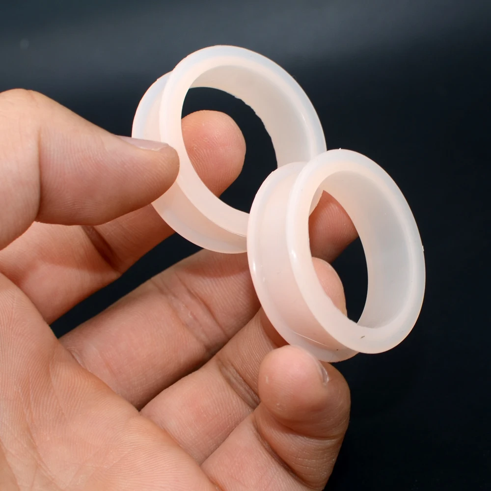 1pair Large Size Ear Silicon Ear Plugs Retainer Expander Silicone Flexi Soft Hollow Flesh Tunnel Piercing Stretchers Earrings