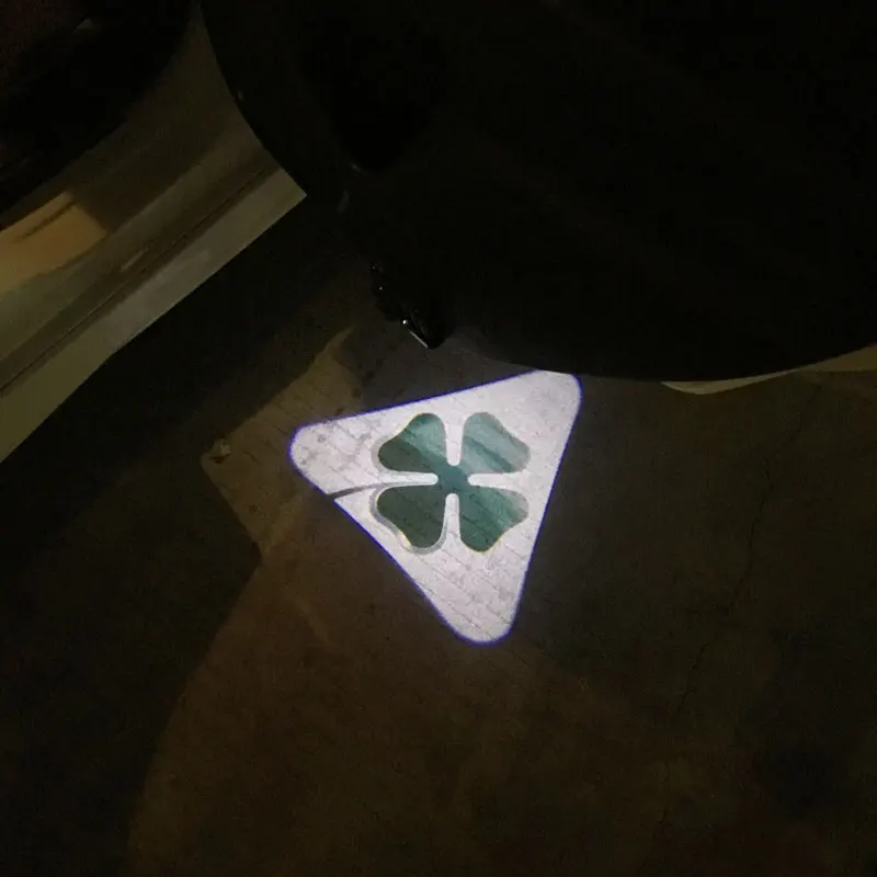 1pcs/2pcs Universal Wireless LED Car Door Welcome Shadow Projector Courtesy Step Lights FOR Alfa Romeo Four Leaf Clover Logo