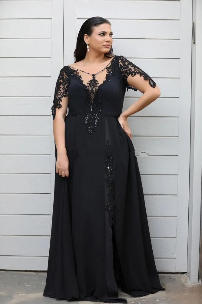 Stylish Lace Appliqued Plus Mother of the Bride Dresses With Long Sleeves V Neck Beaded Side Split Evening Gowns Floor Length