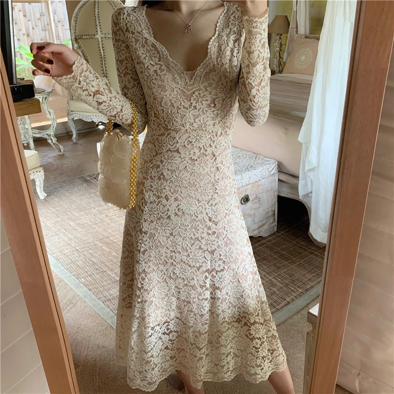 

2021 Summer Runway Dress Vintage Elegant Lace Hollow Out V-Neck Street Chic Casual Women Korean Slim Dress