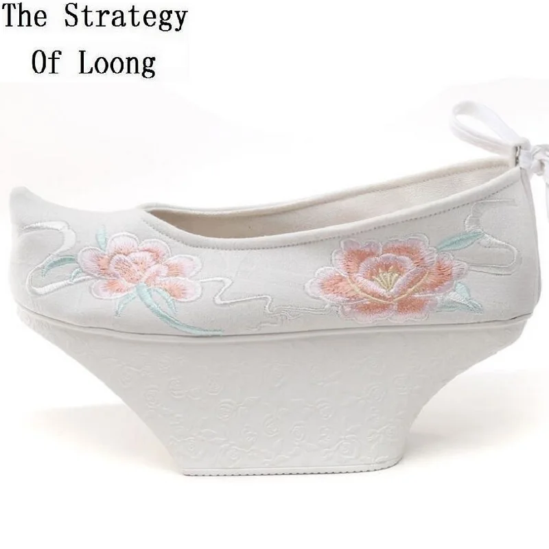Spring Autumn New China Style Retro Strange High Heels Point Toe Shallow Embroider Cotton Fabric Women Pumps Ladies Casual Shoes