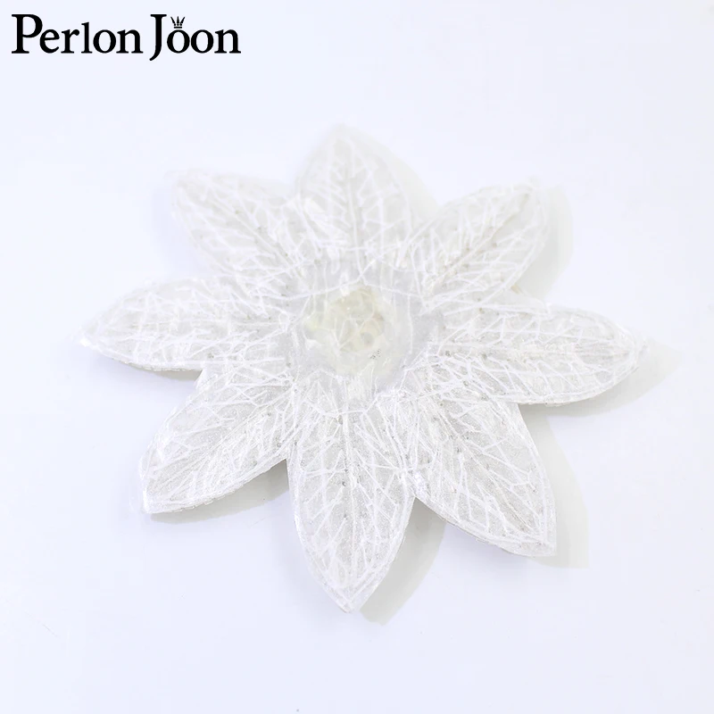 1PC Hand-stitched 3D crystal flower rhinestone applique patch, sewn or ironed on the wedding decoration accessories WH027