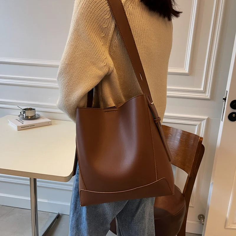 

Women's Autumn Soft Leather Women Handbags Large Capacity 2021 New Single Shoulder Bucket Ladies Bag