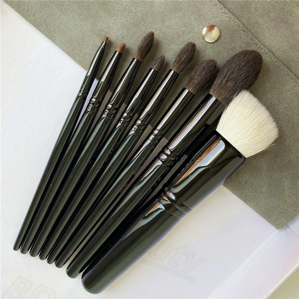 

WG The Collection Makeup Brushes Set - 8-Pcs - Soft Nautral Hair Foundation Powder Cheek Eye Shadow Liner Cosmetics Brush Kit