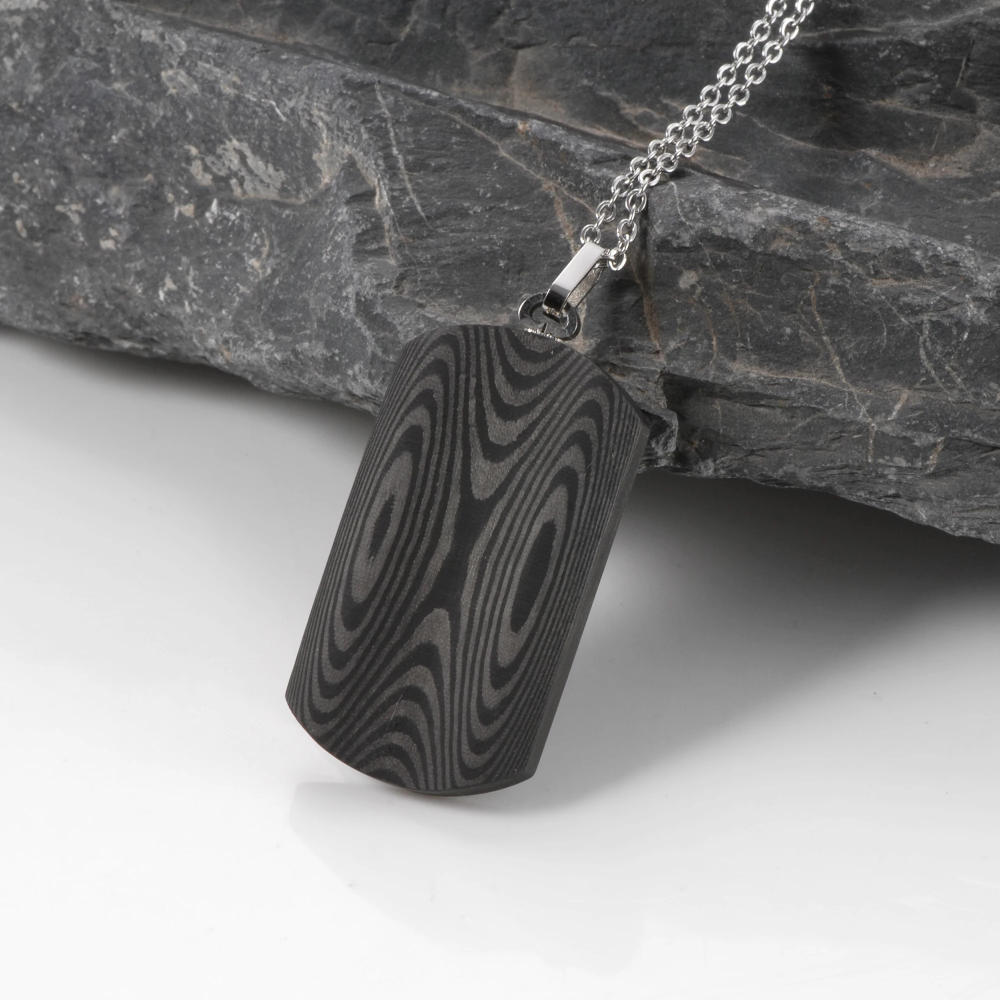 Men's Jewelry Carbon Fiber Pendant Brushed Black Solid Carbon Fiber Dog Tag Pendant Necklace for Men With Stainless Steel Chain