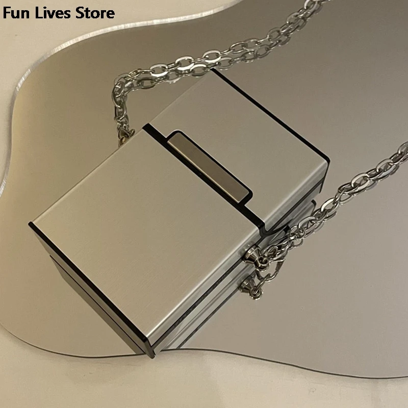 Metal Crossbody Bags Hard Purse Gothic Punk Style Mini Shoulder Bag Silver Chains Handbags Women Cool Pocket Pack Fashion Purses