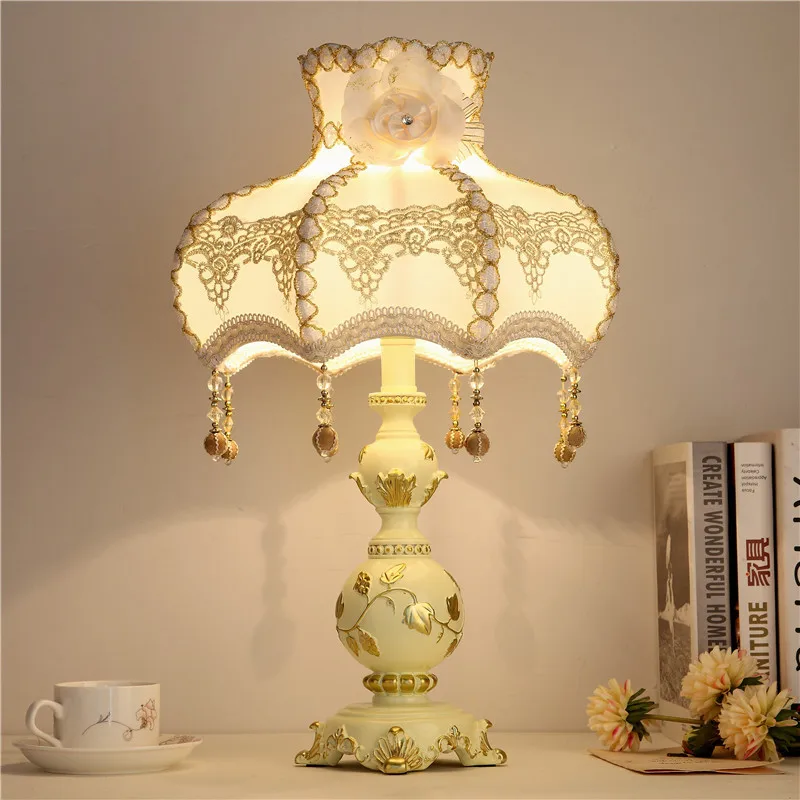 Lampu Meja Resin Renda Istana Klasik Vintage Eropa Lampu E27 LED Hangat Romantis untuk Samping Tempat Tidur & Serambi & Studio & Ruang Pernikahan AS021