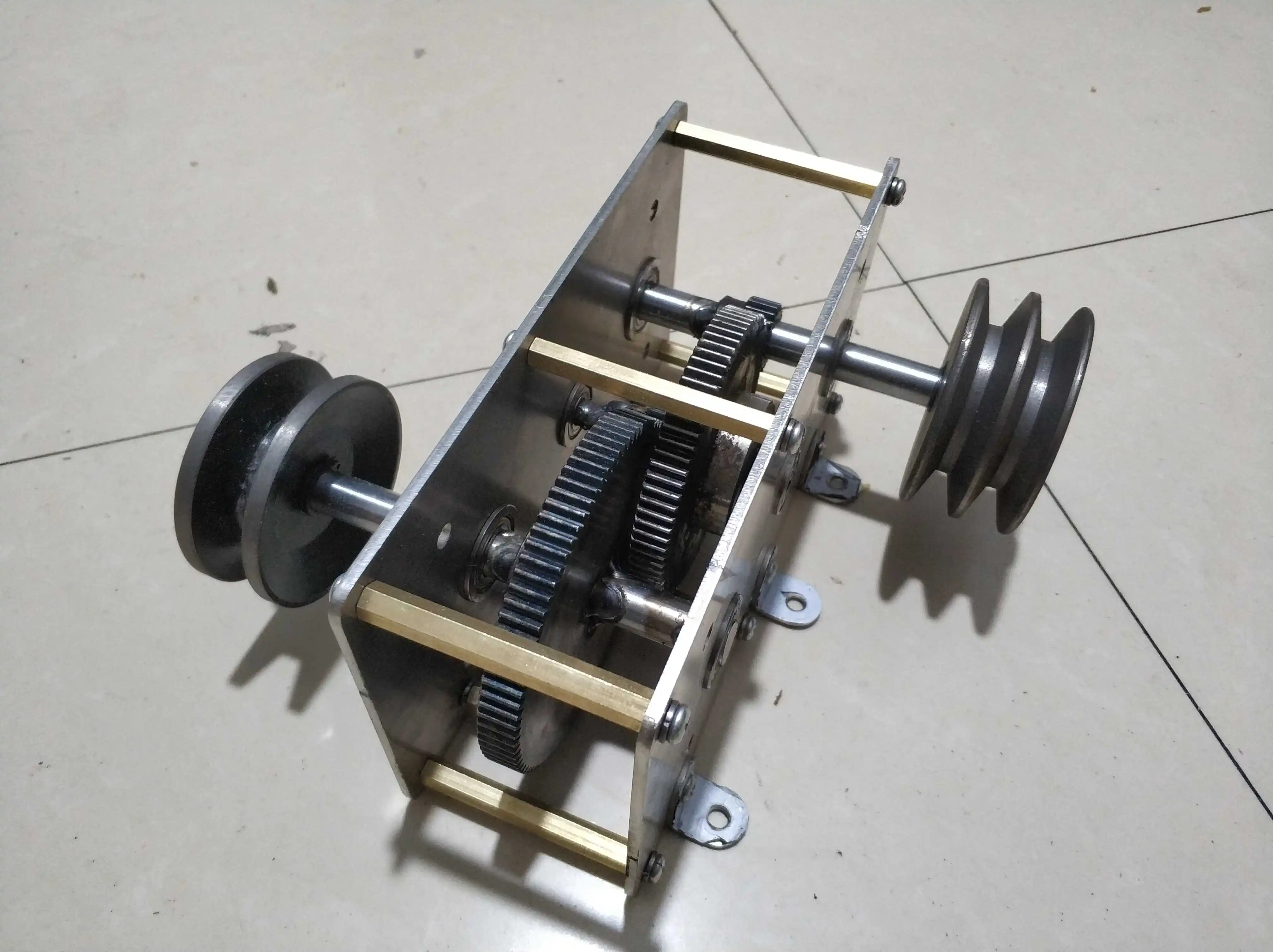 Cranked generator wind up gearbox diy hydraulic drive pulley speed increase ratio transmission gearbox can be customized 1 :: 22