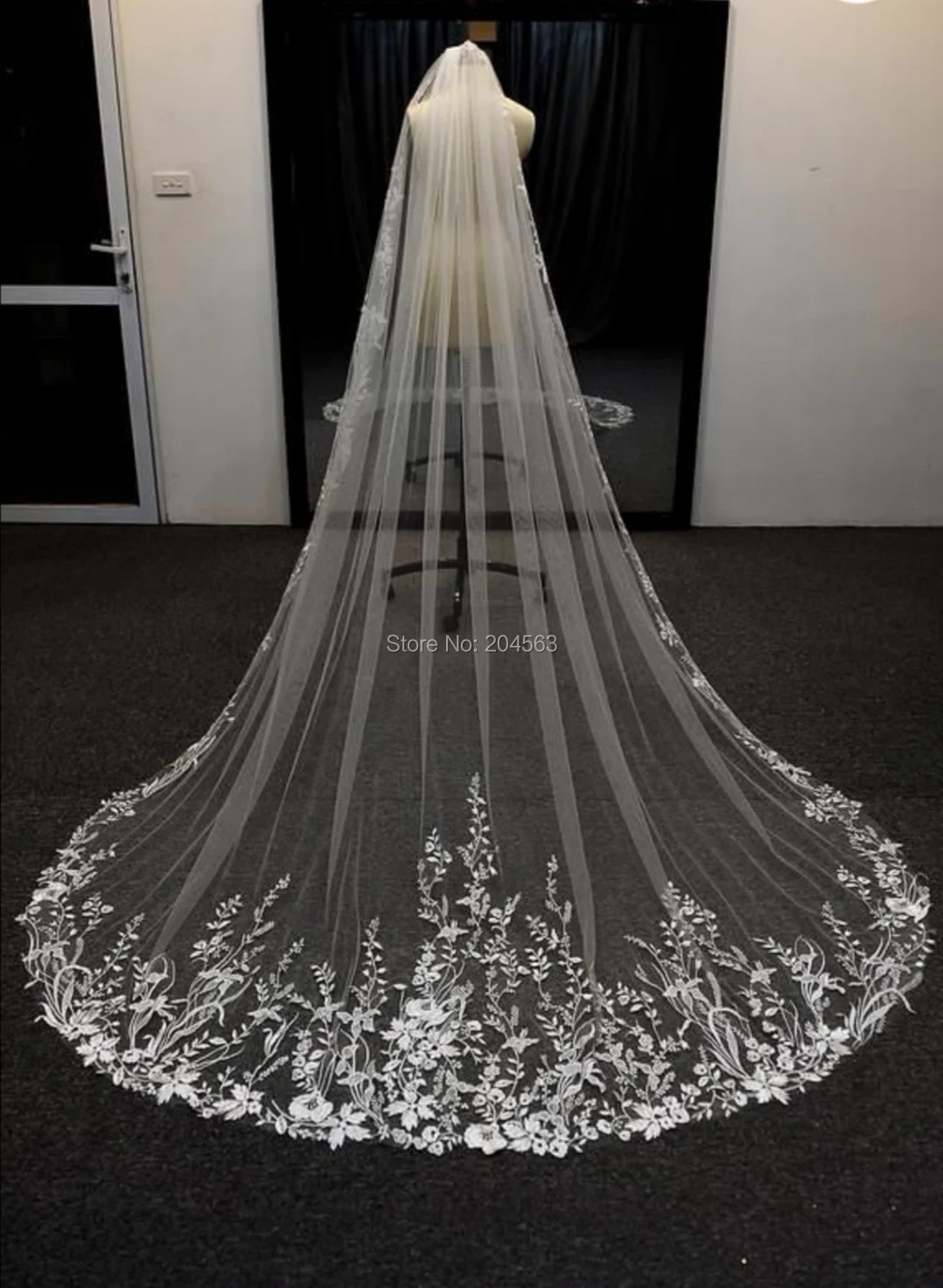 One-Layer Stunning Lace Cathedral Style Wedding Veil Unique Long Bridal Veils Stunning  Wedding Veil with Comb 2020