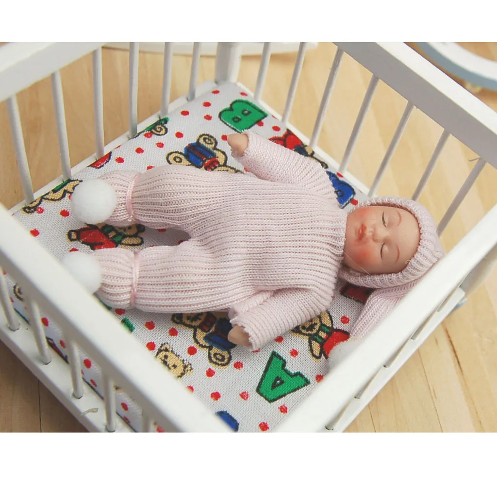 bonecas-de-porcelana-bebe-dormindo-em-rosa-sueter-para-miniatura-de-casa-de-bonecas-1-12