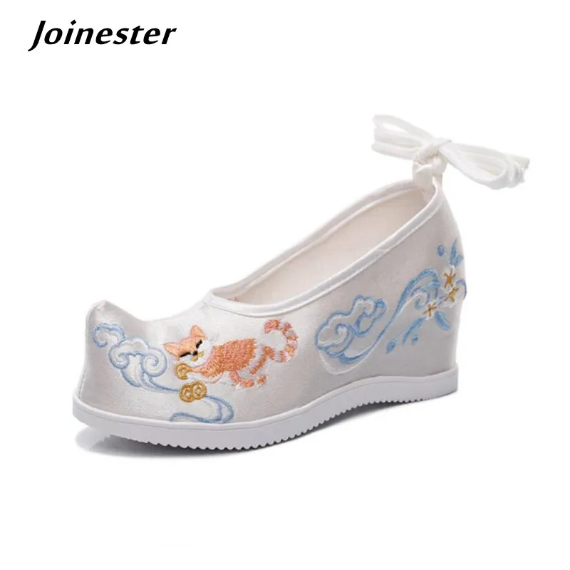 Embroidered Chinese Style Hanfu Shoes Height Increase Cotton Fabric Pumps for Female Cross-Tied Wedge Ballet Shoes Autumn Loafer