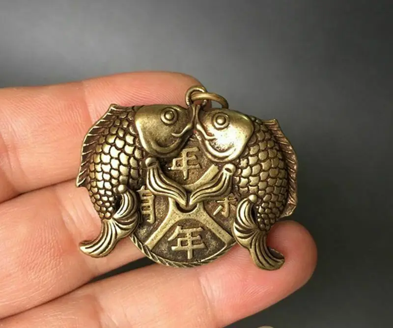 

Коллекция старой китайской бронзовой резьбы, благоприятная статуя рыбы, ожерелье, кулон