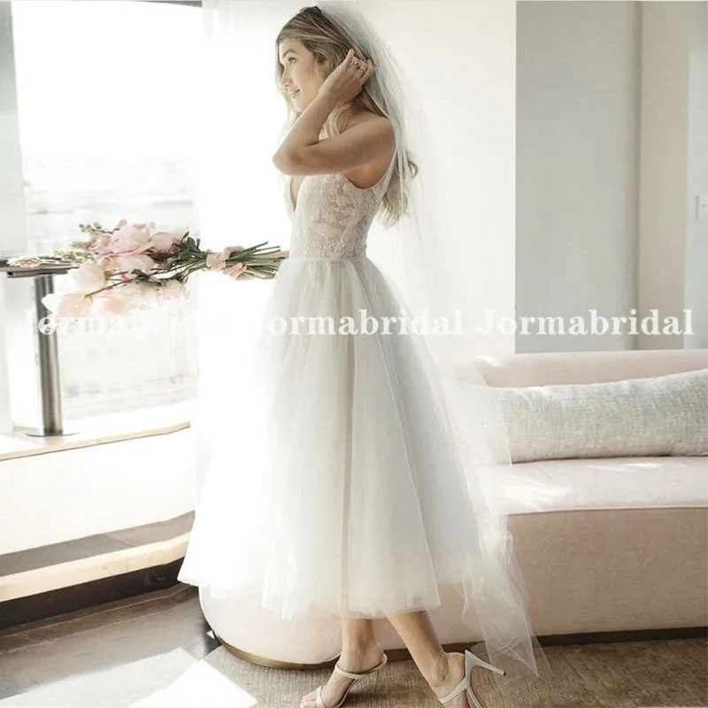 Romantic Short Beach Wedding Dresses Spaghetti Straps V-Neck French Lace Applique Soft Tulle Tea Length Bridal Dress Customized