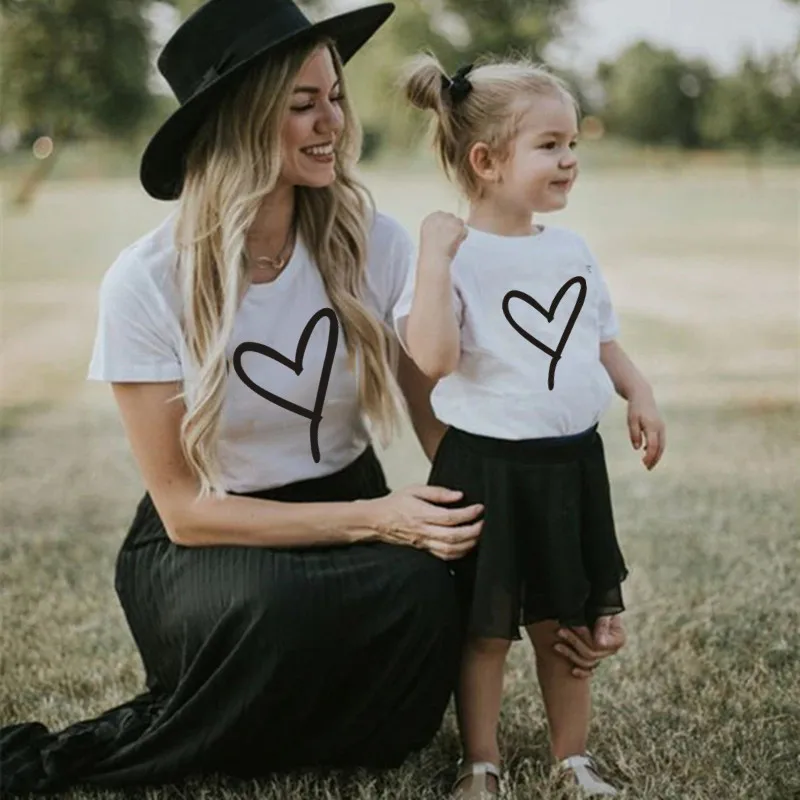 1PC Fashion Mommy and Me Heart Print Matching Tshirt Mom Daughter Dad and Son Family Look Clothes T Shirt Mother\'s Day Gift