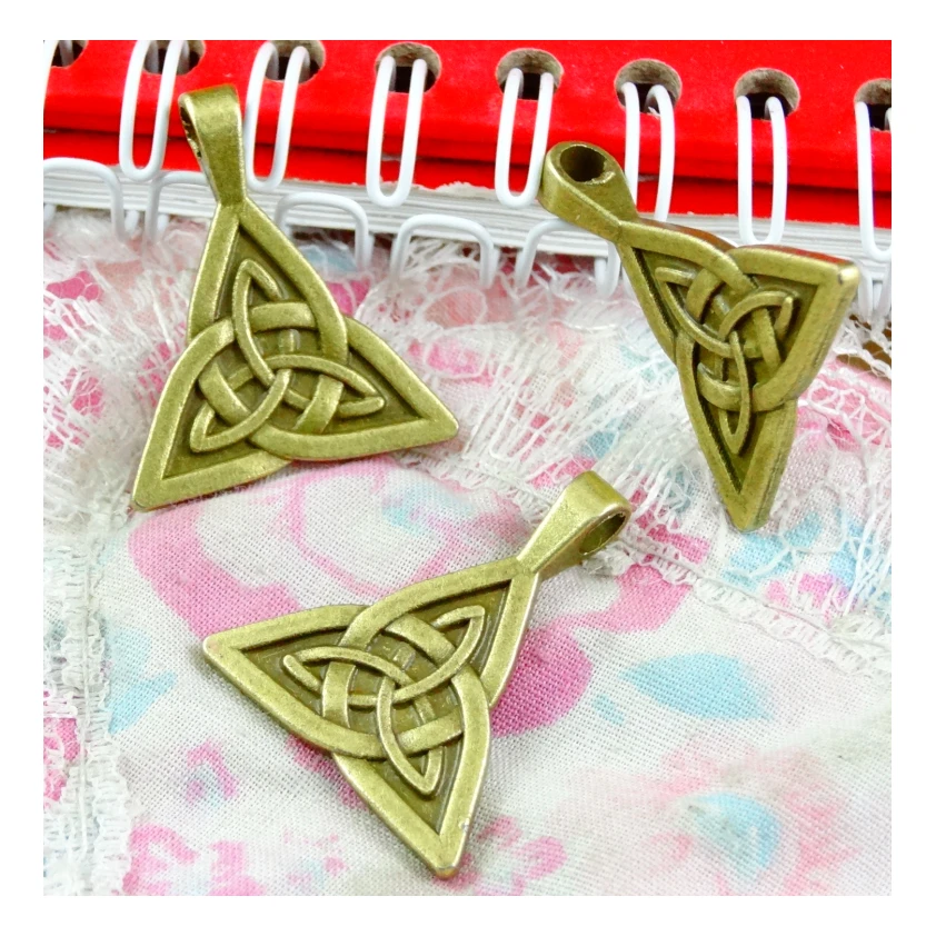 

30pcs/lot 27.3*23MM Triangle charm Antique bronze plated Triangle charms DIY Jewelry accessories